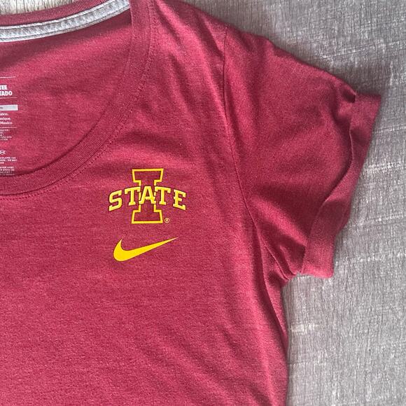 NIKE Iowa State Cyclones T Shirt Womens XL Red Short Sleeve Slim Fit Tee NCAA - Picture 3 of 5